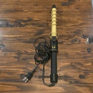 Spiral curling iron. Conair instant heat.